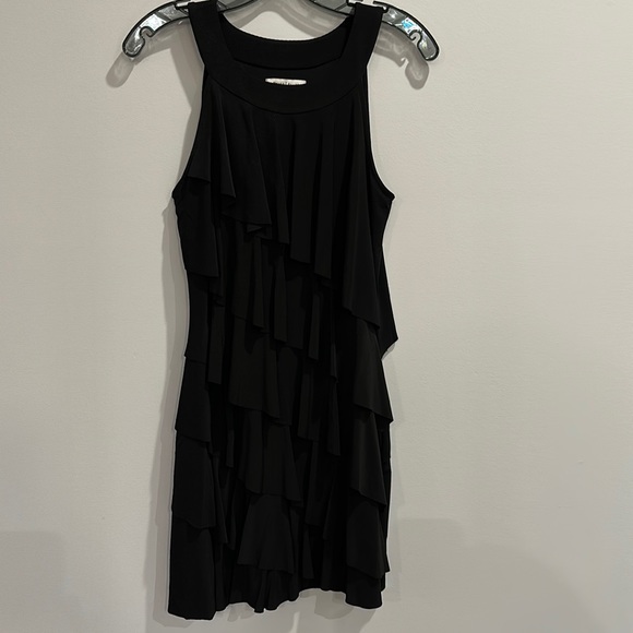Fun little black dress - Picture 1 of 6